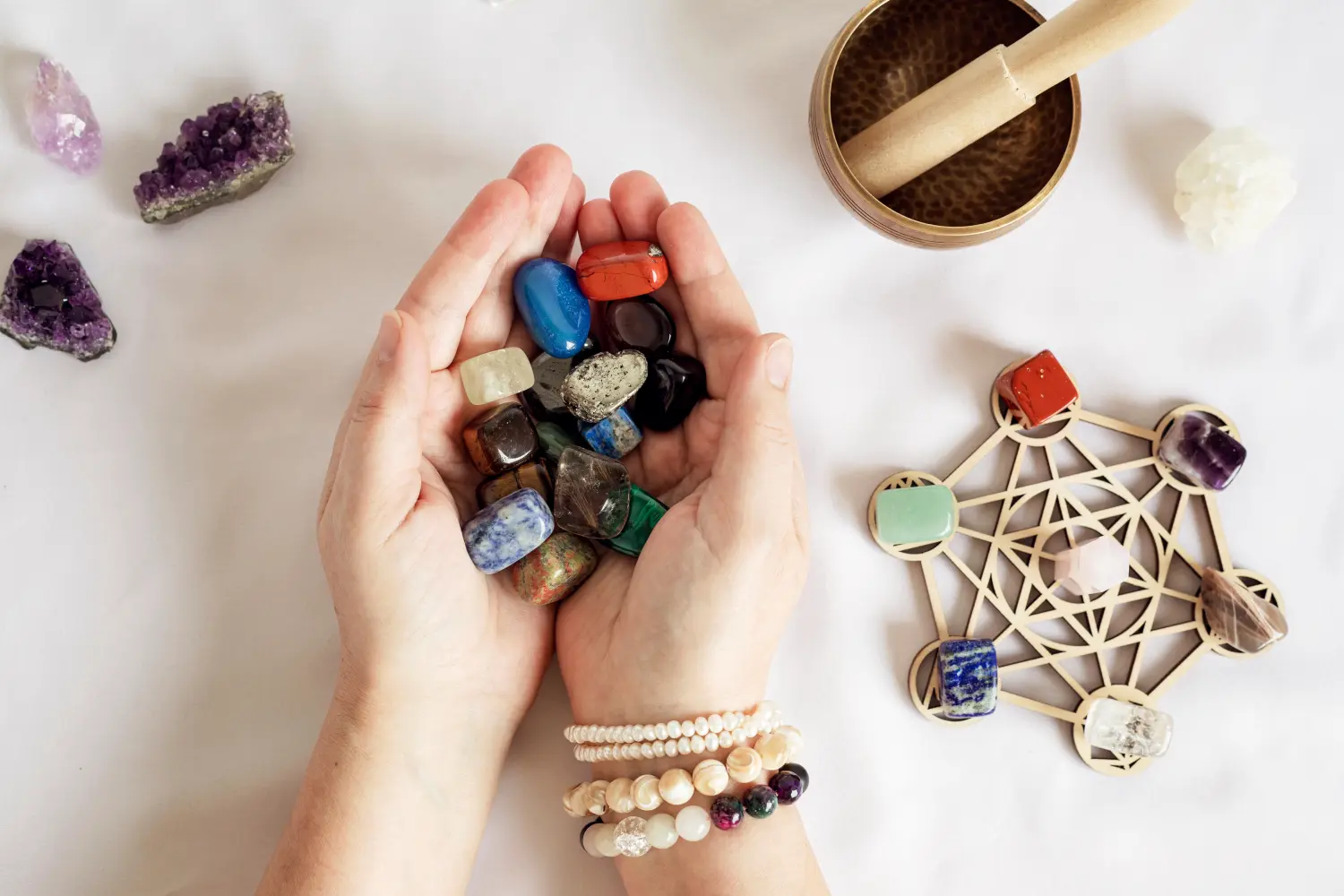 Heilende Chakra-Kristallgitter-Therapie