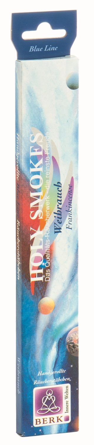 Schöner Mann im Spa-Resort erhält Hot-Stone-Massage. Hot-Stone-Massagetherapie mit glatten, flachen, erhitzten Steinen